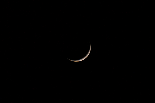 201612021745 Crescent moon w800 DSC05274.jpg