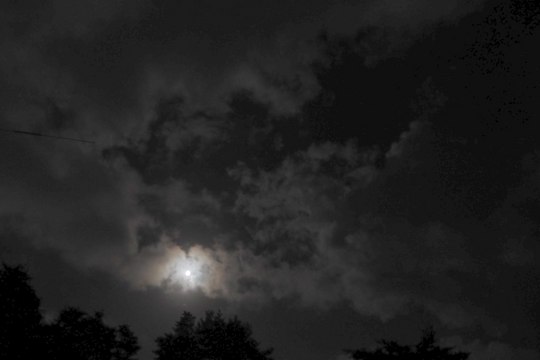 202109212012 雲の中名月 w1024 P9210037.jpg