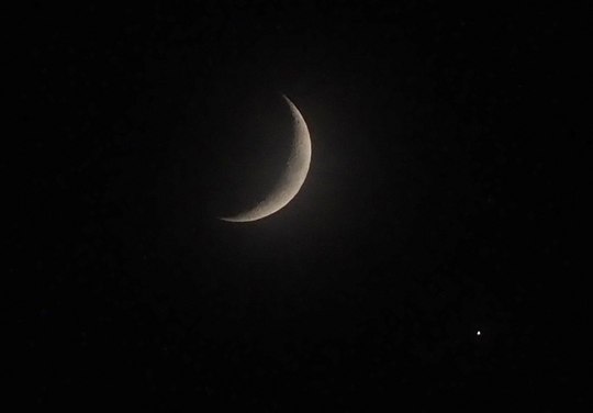 20211108171216 食後の月と金星 w1024 PB080528 ojx87.jpg